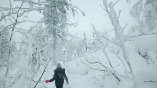 Пуховик или пальто? Модная верхняя одежда зима 2022/23