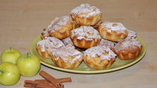 Сочные яблочные кексы