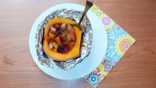 Тыква Баттернат, фаршированная яблоком и курагой