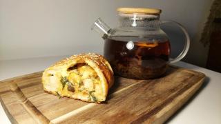 Пирог-венок с курицей и грибами