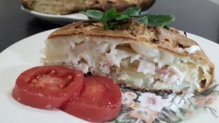 Нежный заливной пирог с цветной капустой и ветчиной