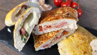 Рецепт, покоривший соцсети! Трендовые куриные конвертики в пергаменте